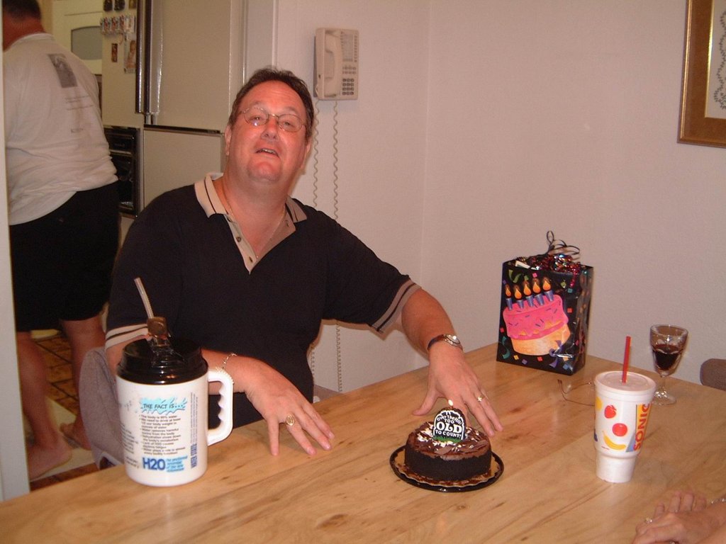 2004/06(June)/02(Tom-Troll-50thBD)/1024x768_2004-06-17 20-07-377.JPG